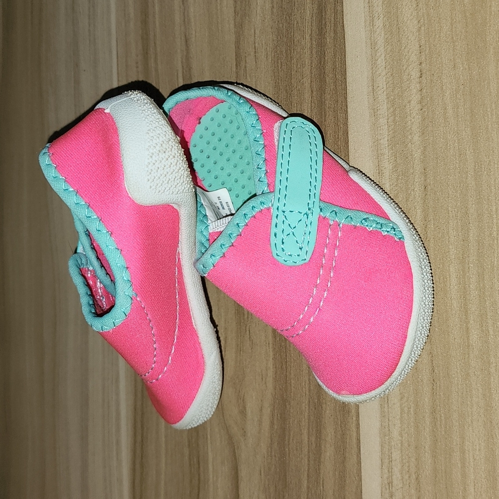 Wonder Nation Water Shoes Size 5